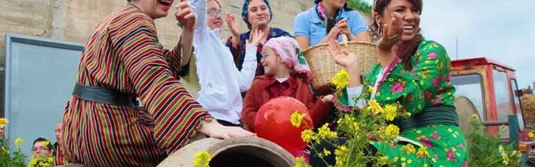 GÜNÜBİRLİK ALAÇATI OT FESTİVALİ